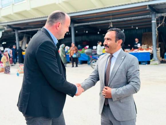 Bolu Pazarı'nda Lokma İkramı, İsmail Akgül Esnafla Buluştu