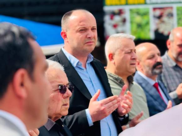 Bolu Pazarı'nda Lokma İkramı, İsmail Akgül Esnafla Buluştu