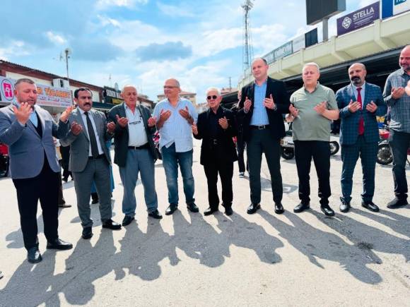 Bolu Pazarı'nda Lokma İkramı, İsmail Akgül Esnafla Buluştu