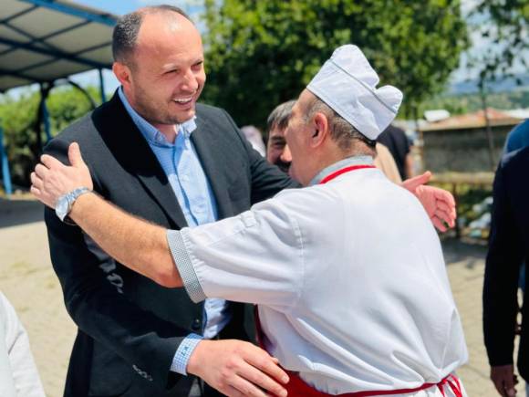 KÖY HALKIYLA BULUŞAN AKGÜL, TALEPLERİ DİNLEDİ