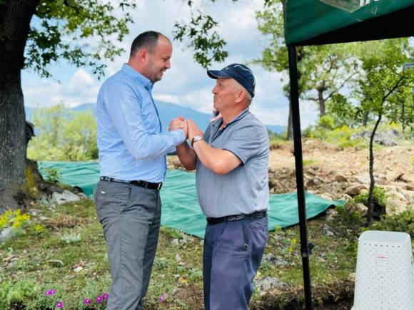 KÖY HALKIYLA BULUŞAN AKGÜL, TALEPLERİ DİNLEDİ