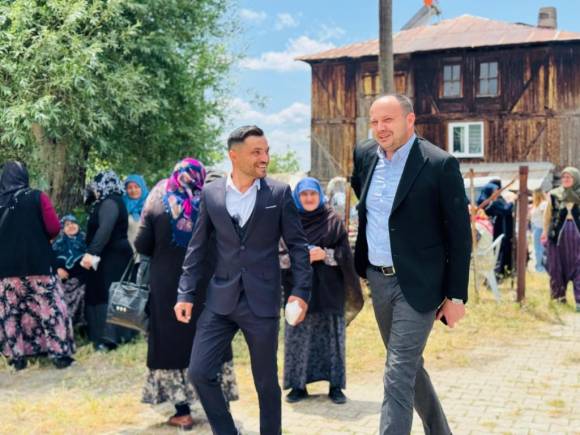 KÖY HALKIYLA BULUŞAN AKGÜL, TALEPLERİ DİNLEDİ