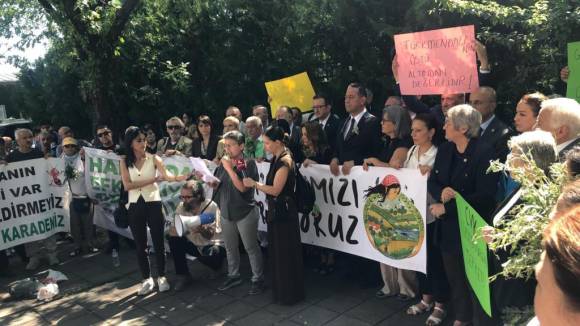 “Toprağımızı Vermiyoruz!” Sloganıyla Binler TBMM Önünde Buluştu
