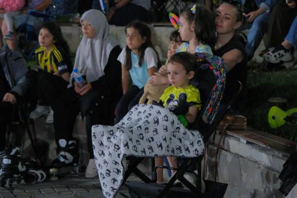 Ormanchı İsimli Tiyatro Oyunu Miniklerle Buluştu