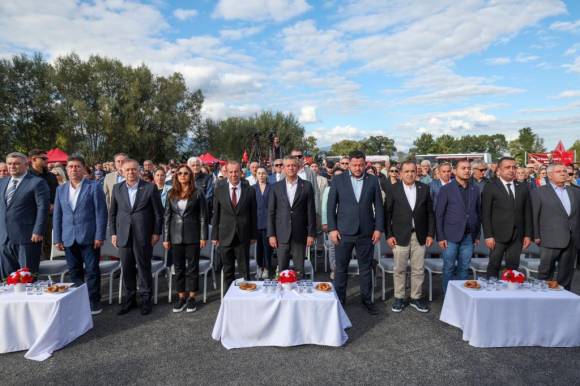 Özgür Özel, Bolu Belediyesi'nin Proje Tanıtım ve Toplu Açılış Töreni'ne katıldı
