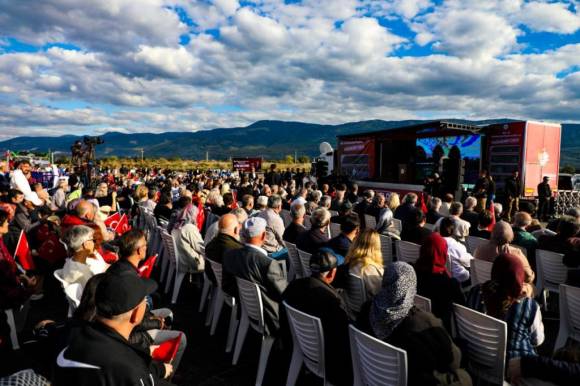 Özgür Özel, Bolu Belediyesi'nin Proje Tanıtım ve Toplu Açılış Töreni'ne katıldı