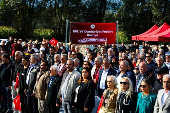 Özgür Özel, Bolu Belediyesi'nin Proje Tanıtım ve Toplu Açılış Töreni'ne katıldı