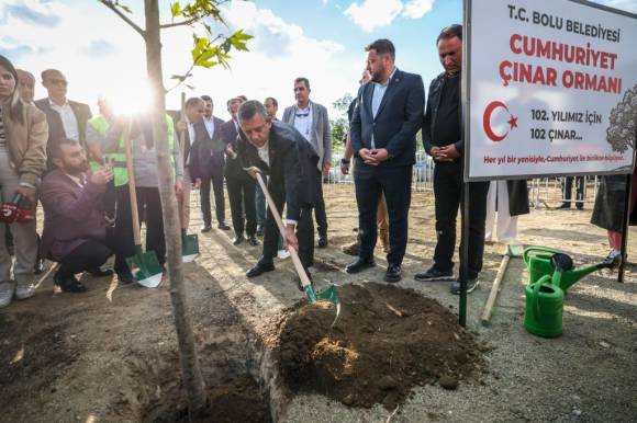 Özgür Özel, Bolu Belediyesi'nin Proje Tanıtım ve Toplu Açılış Töreni'ne katıldı
