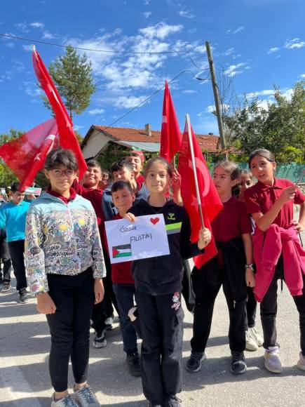 Sebenli Öğrenciler, Filistinle Omuz Omuza