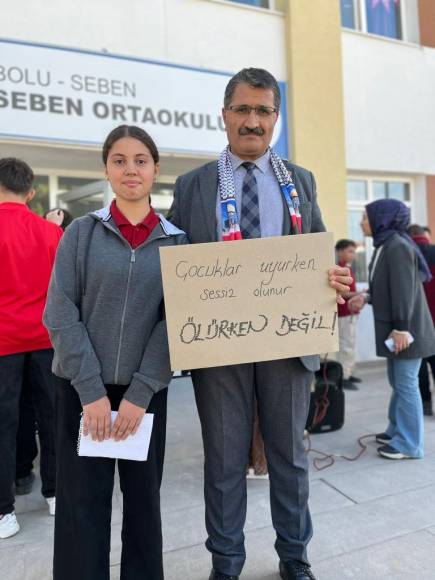 Sebenli Öğrenciler, Filistinle Omuz Omuza