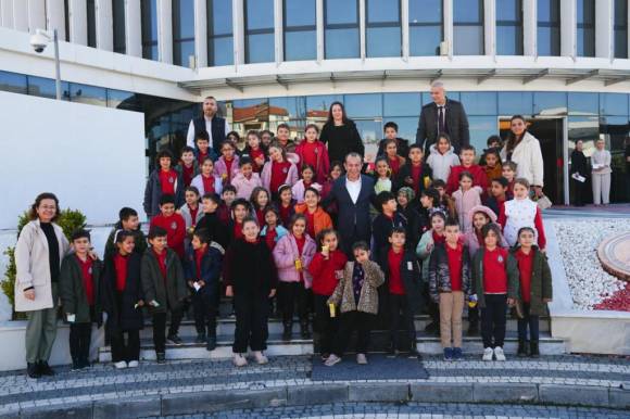 60. Yıl İlkokulu Öğrencilerinden Başkan Özcan'a Ziyaret