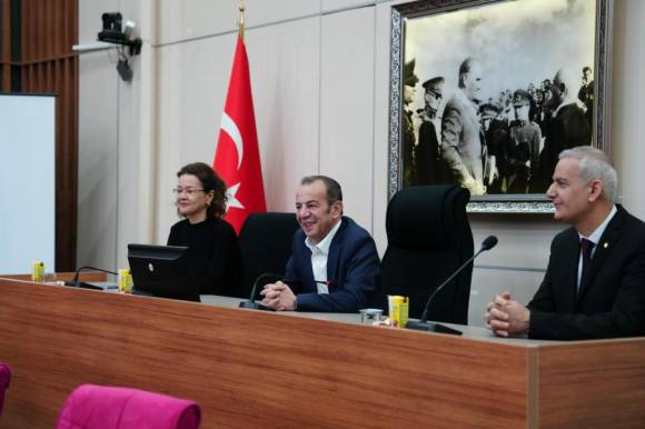 60. Yıl İlkokulu Öğrencilerinden Başkan Özcan'a Ziyaret