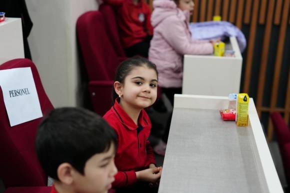 60. Yıl İlkokulu Öğrencilerinden Başkan Özcan'a Ziyaret