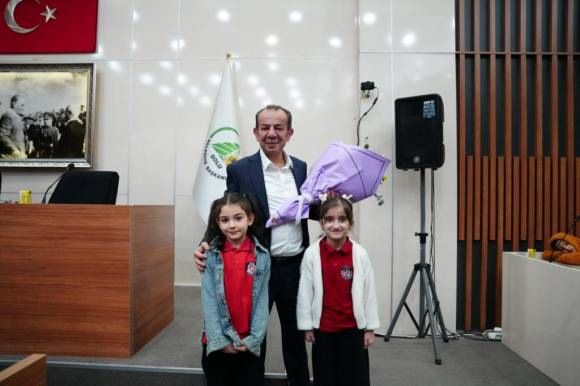 60. Yıl İlkokulu Öğrencilerinden Başkan Özcan'a Ziyaret