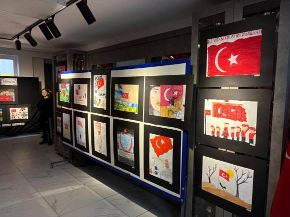 Bayrak Sevgisi Tuvale Yansıdı