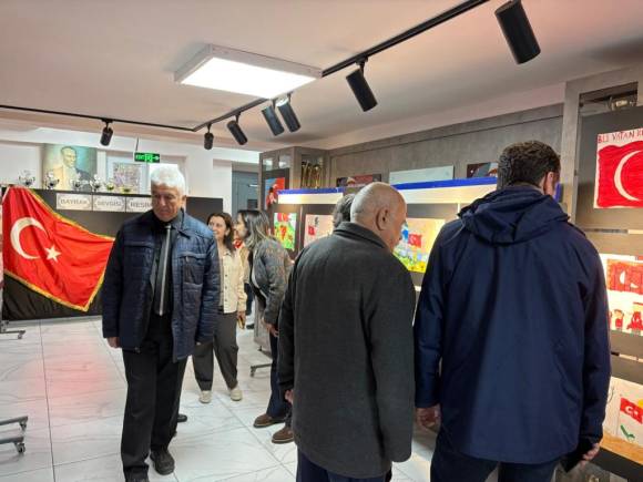 Bayrak Sevgisi Tuvale Yansıdı