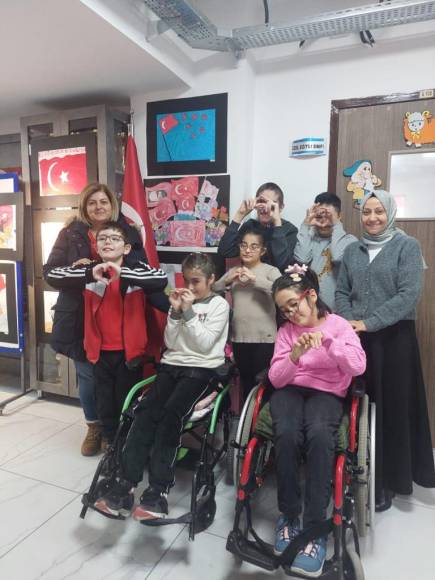 Bayrak Sevgisi Tuvale Yansıdı