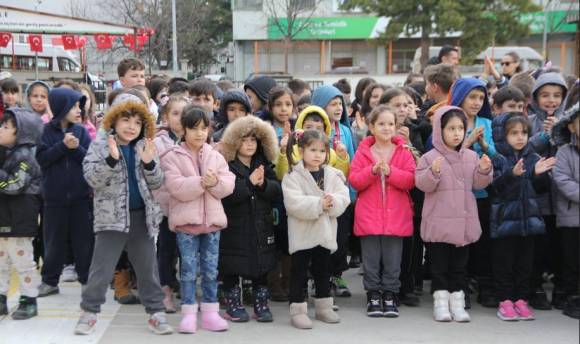 Miniklere Su Tasarrufu Dersi Sahneye Taşındı