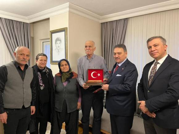 Bolu'da Ak Partili Kadınlardan 2 Bin 300 Haneye Ziyaret