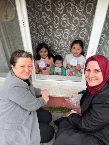 Bolu'da Ak Partili Kadınlardan 2 Bin 300 Haneye Ziyaret