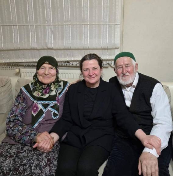 Bolu'da Ak Partili Kadınlardan 2 Bin 300 Haneye Ziyaret