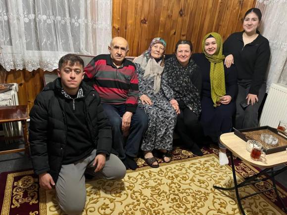 Bolu'da Ak Partili Kadınlardan 2 Bin 300 Haneye Ziyaret