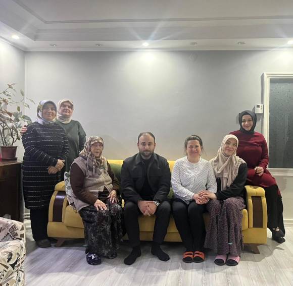 Bolu'da Ak Partili Kadınlardan 2 Bin 300 Haneye Ziyaret